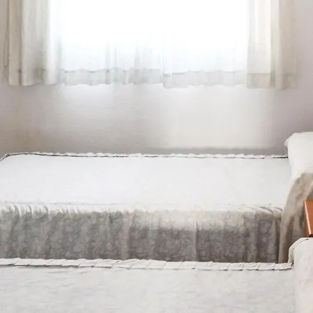Three-bedroom In 아파트