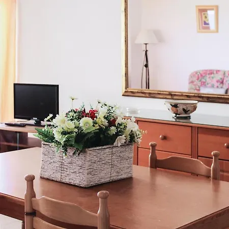 Three-bedroom In 아파트